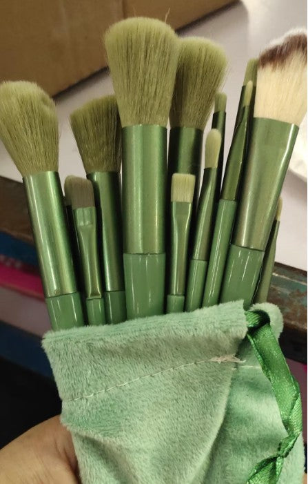 13-Piece Makeup Brush Set – Soft Synthetic Brushes for Foundation, Blush & Eye